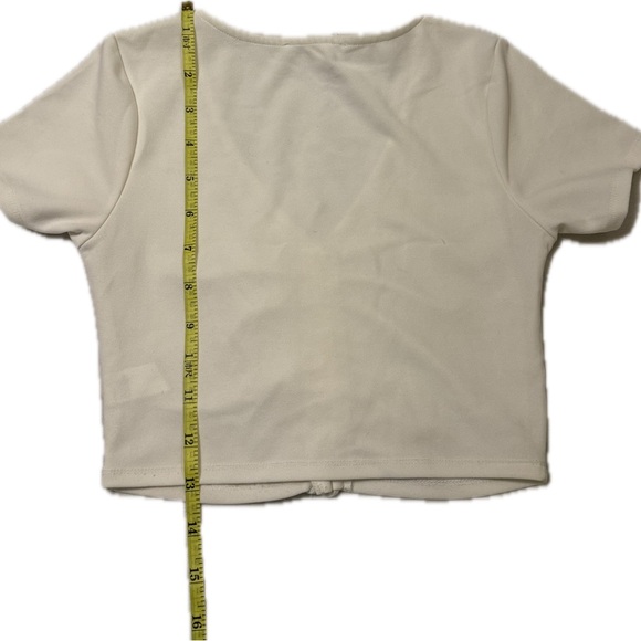 Crop White Ruched Tee - Picture 3 of 3